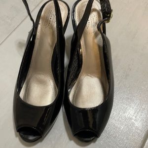 Cute peep toed heels. Jessica Simpson memo tech.